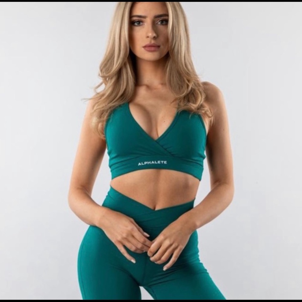 Alphalete Surface Wrap Bra